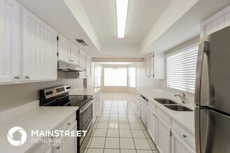 5813 W Mary Jane Ln in Glendale, AZ - Foto de edificio - Building Photo