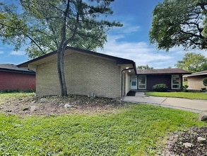 5525 Ann Marie Ln in Oak Forest, IL - Building Photo - Building Photo