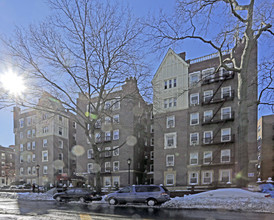 3640 Bowne St in Flushing, NY - Building Photo - Building Photo