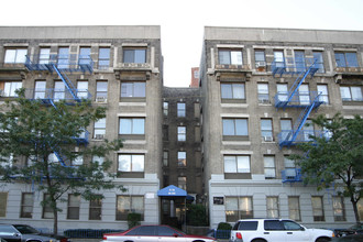 8-22 W 111th St in New York, NY - Building Photo - Building Photo