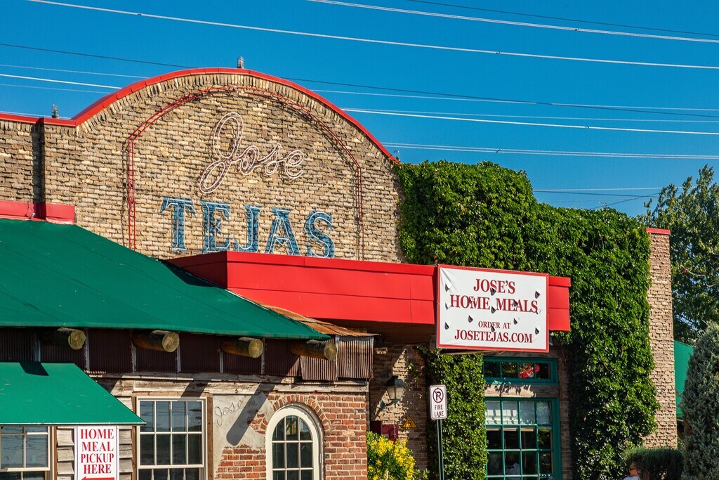 Vermella Woodbridge Apartments in Woodbridge, NJ