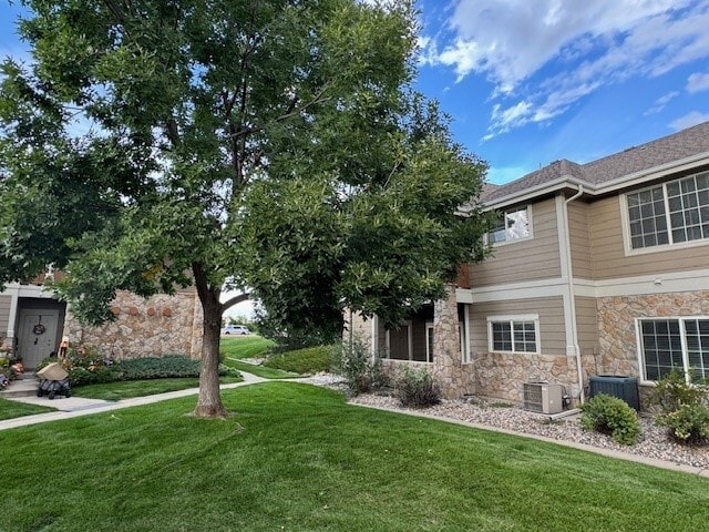 1335 Lake Cir in Windsor, CO - Building Photo - Building Photo
