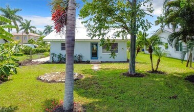 94 E North Shore Ave in North Fort Myers, FL - Building Photo - Building Photo