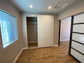 560 Warrington Ave in Redwood City, CA - Building Photo - Building Photo