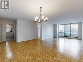 22 Shallmar Blvd in Toronto, ON - Building Photo - Building Photo