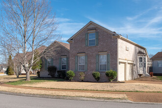 421 Essex Park Cir in Franklin, TN - Building Photo - Building Photo