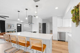 1039 NW 8th St in Boca Raton, FL - Building Photo - Building Photo