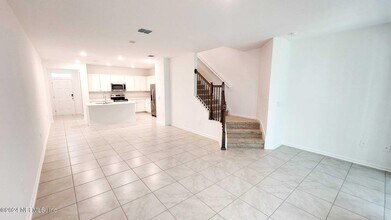 307 Redbud Rd in Palm Coast, FL - Building Photo - Building Photo