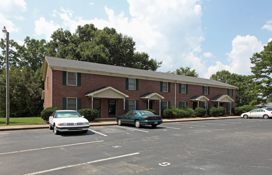 Abbey Court Apartments in Belmont, NC - Building Photo