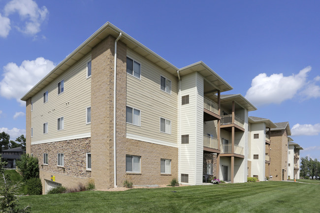 Paramount Estates 1 in Aberdeen, SD - Foto de edificio - Building Photo