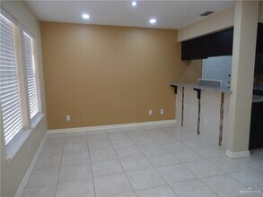 17 Grayson Ave in McAllen, TX - Building Photo - Building Photo