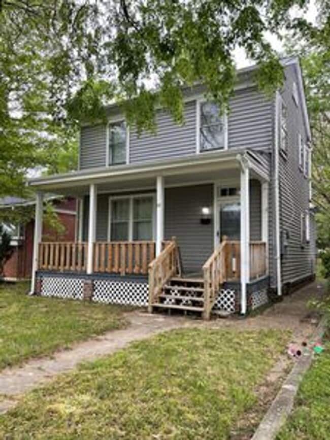 property at 22 E 31st St