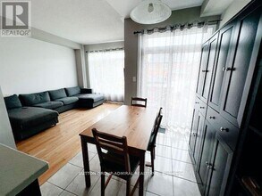 35 White Spruce Crescent in Vaughan, ON - Building Photo - Building Photo