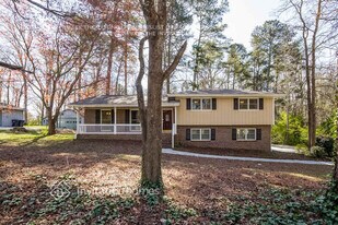 1908 Englewood Way SW in Snellville, GA - Building Photo