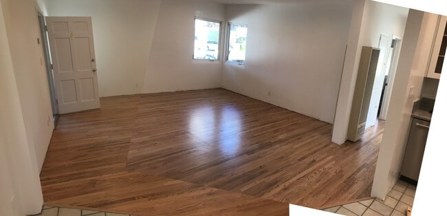 2010 Virginia Ave, Unit D in Santa Monica, CA - Foto de edificio - Building Photo