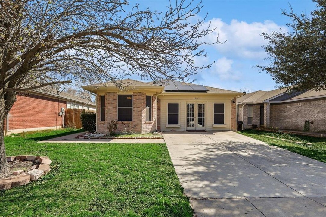 10513 Shadywood Dr in Fort Worth, TX - Building Photo