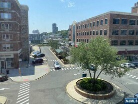 2207 City in Edgewater, NJ - Building Photo