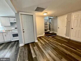 9 S Maple Ave in Evesham, NJ - Building Photo