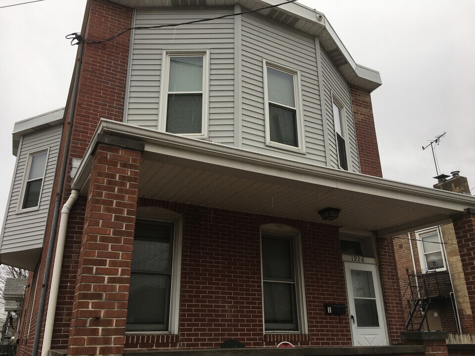 1926 W 5th St in Wilmington, DE - Building Photo