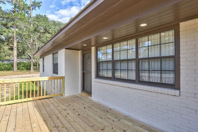 2961 Lakeshore Dr in Tallahassee, FL - Building Photo - Building Photo
