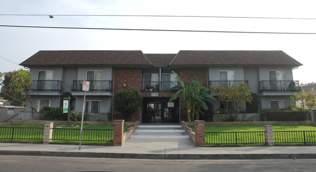 Windsor Arms in North Hollywood, CA - Foto de edificio - Building Photo