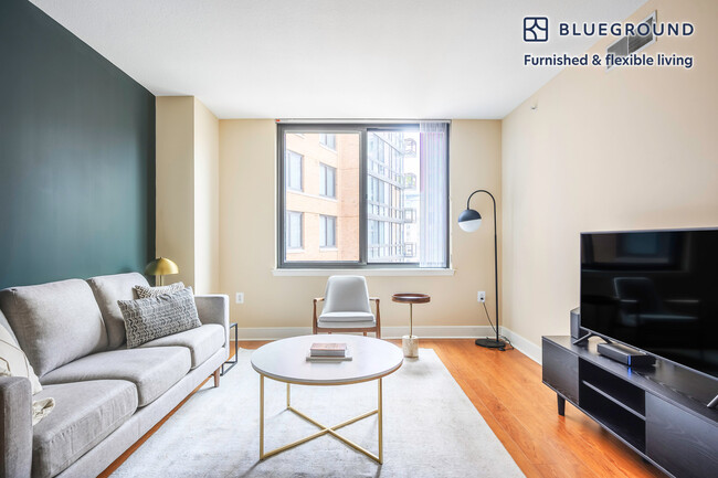 425 L St NW, Unit FL6-ID198
