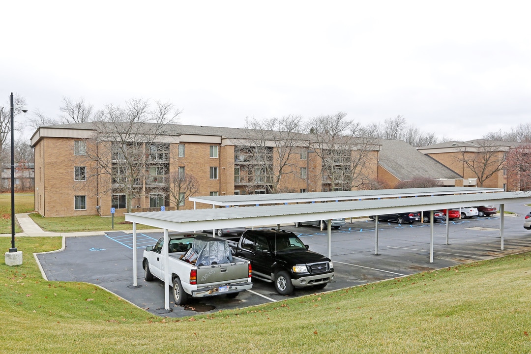 Silver Maple Village Apartments in Lapeer, MI - Building Photo