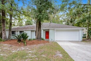 239 Holiday Ln in Winter Springs, FL - Building Photo
