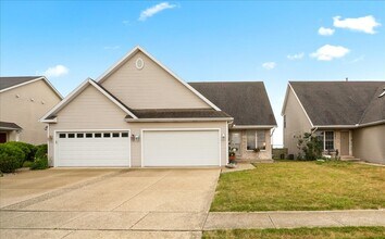 1831 Marina Dr in Normal, IL - Building Photo - Building Photo