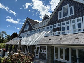 167 Walcott Ave in Jamestown, RI - Building Photo - Building Photo