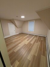 24 Lee St, Unit 2 in Worcester, MA - Building Photo - Building Photo