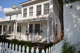 542 E Anderson St in Savannah, GA - Building Photo