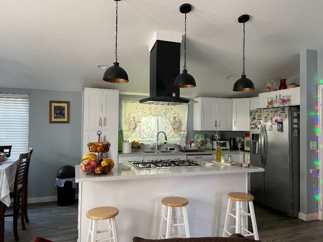 property at 510 W Woodcrest Ave