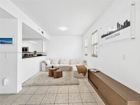 11101 NW 83rd St in Doral, FL - Building Photo