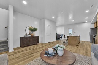 4059 S Lone Pne Wy in Meridian, ID - Building Photo - Building Photo