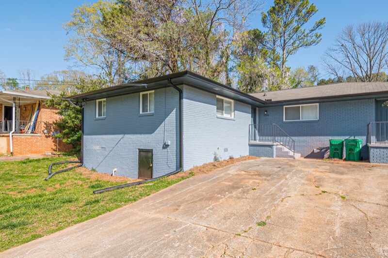 1506 Janmar Dr-Unit -1506 in Decatur, GA - Building Photo