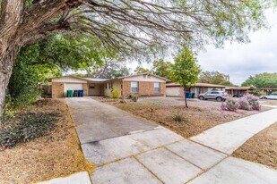 467 Shannon Lee St in San Antonio, TX - Building Photo