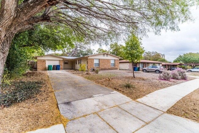 property at 467 Shannon Lee St
