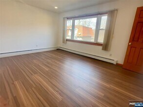 17 Hamilton St in Harrison, NJ - Building Photo - Building Photo
