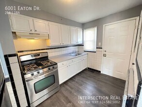 6001 Eaton Dr in Berkeley, MO - Building Photo - Building Photo