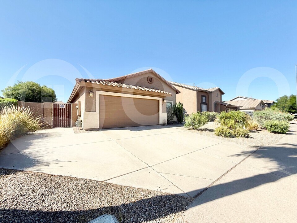 9263 E Monterey Ave in Mesa, AZ - Building Photo