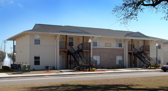 Brentwood Lakes Apartments in Jacksonville, FL - Foto de edificio - Building Photo