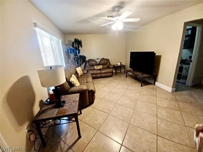 712 SE 47th St in Cape Coral, FL - Building Photo - Building Photo