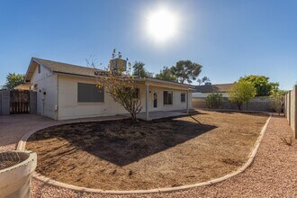 1020 W Santa Cruz Dr in Tempe, AZ - Building Photo - Building Photo