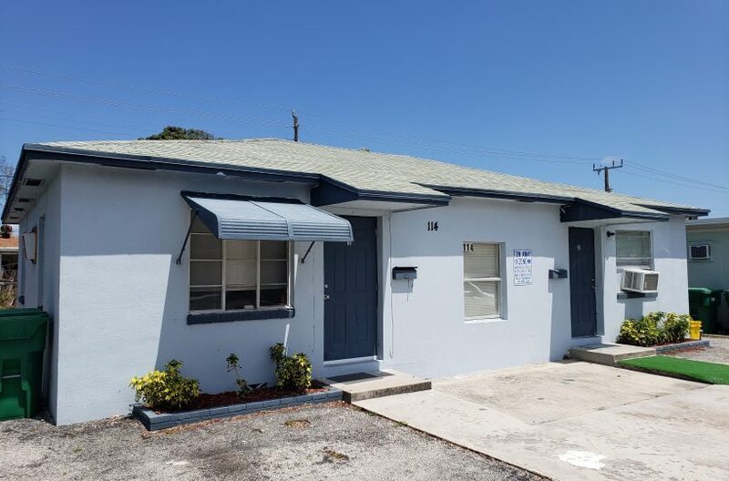 114 E 27th St in Riviera Beach, FL - Building Photo