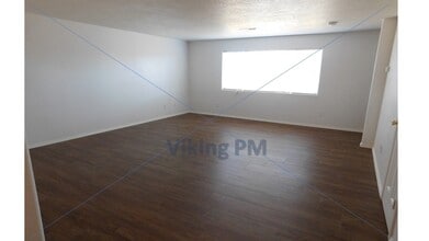 923-947 NW Claypool St in Prineville, OR - Foto de edificio - Building Photo