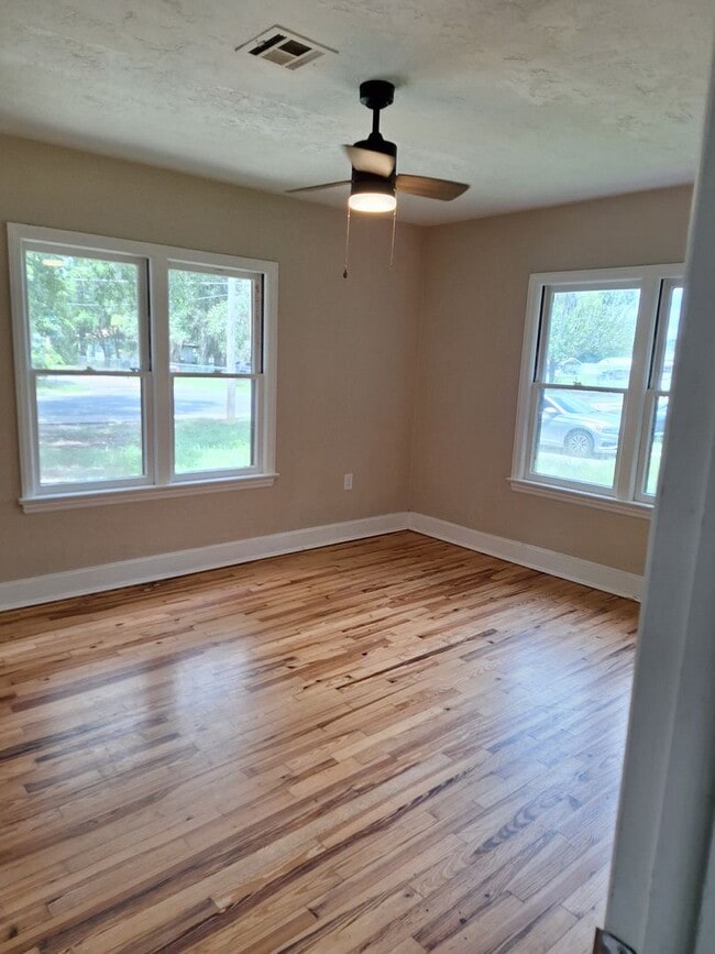 2533 NW 1st Ave in Ocala, FL - Building Photo - Building Photo