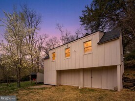 37905 Snickersville Turnpike in Purcellville, VA - Building Photo