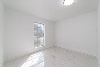 13330 Agarita Ln in Houston, TX - Building Photo - Building Photo