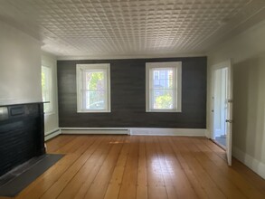 19 Carleton Pl, Unit First Floor in Lancaster, MA - Building Photo - Building Photo